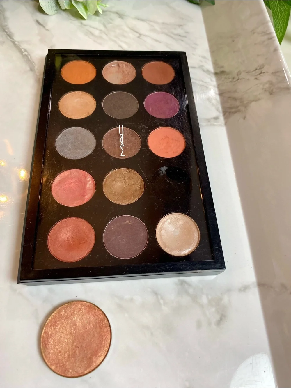 MAC Cosmetics Built From Scratch Customizable Pro Pallet & 1 Free Highlighter